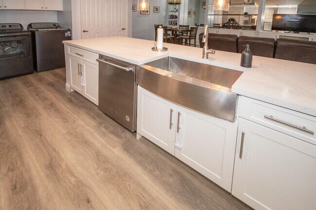 Foto del edificio - 4204 Water Oak Ct
