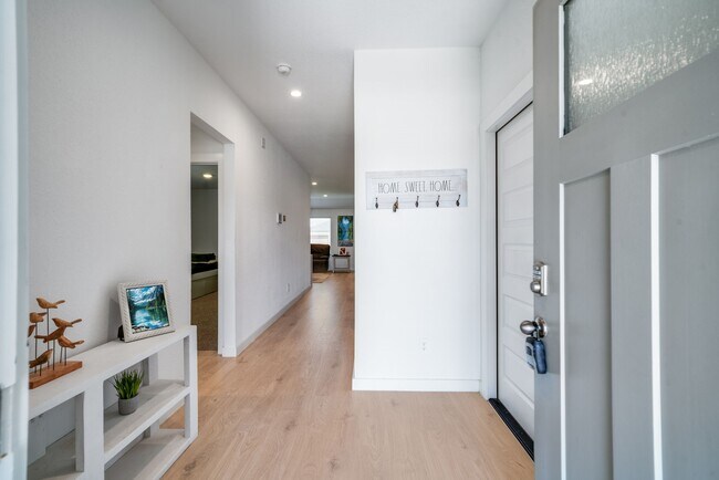 Foto del edificio - 4019 Pierce Pl Ln