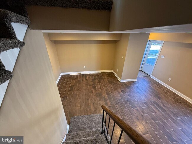 Foto del edificio - 131 Chelsea Cir