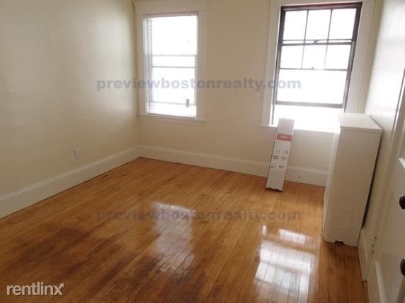 Building Photo - 31 Champney St
