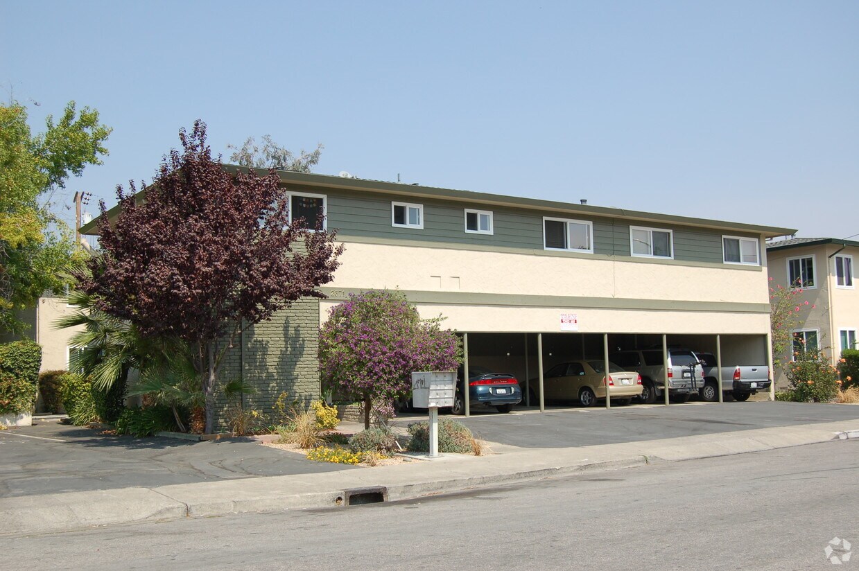 Building Photo - 2371 Sutter Ave