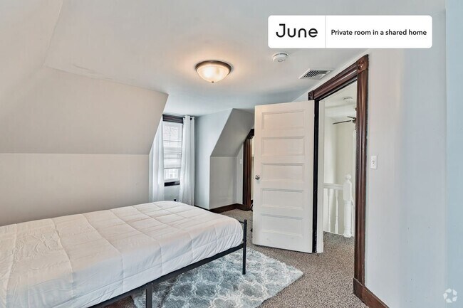 Building Photo - Private bedroom in 6 bed/2.5 bath Home