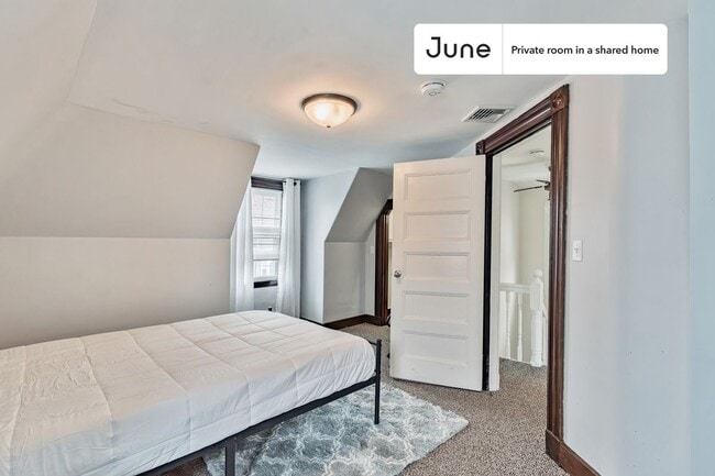 Private bedroom in 6 bed/2.5 bath Home - Private bedroom in 6 bed/2.5 bath Home