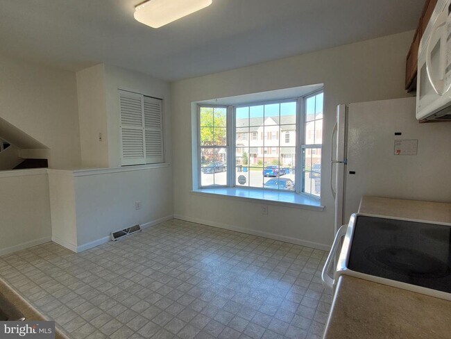 Building Photo - 50 Starboard Ct