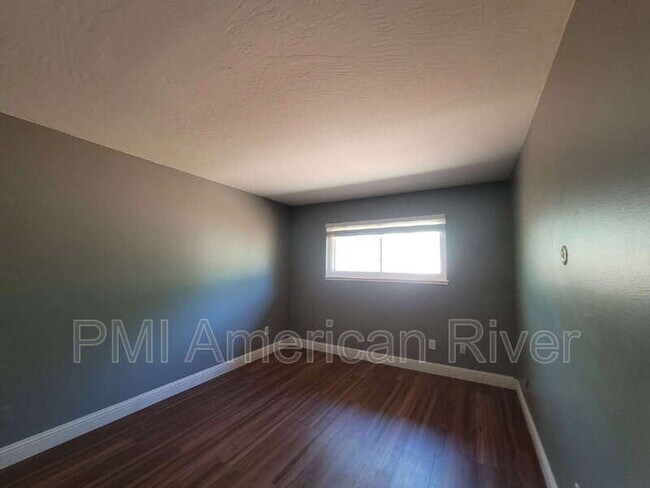 Building Photo - 1321 Oak Terrace Ct