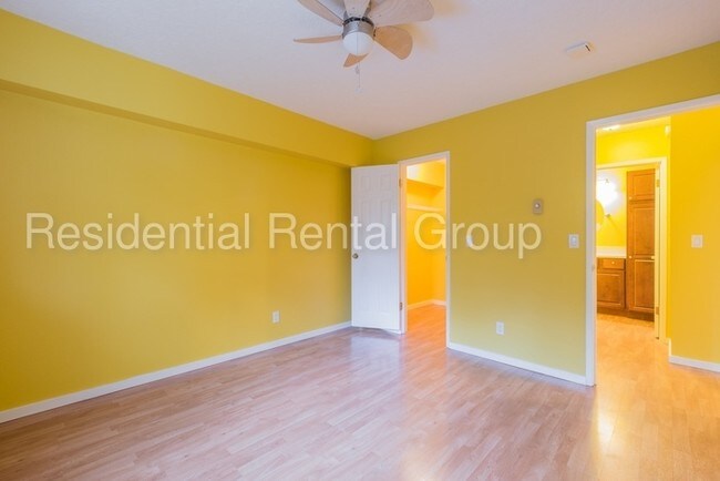 Foto del edificio - 11044 SW Greenburg Rd