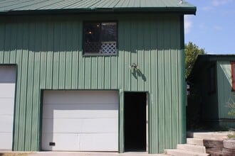 Building Photo - 1221.5 E Lewis St