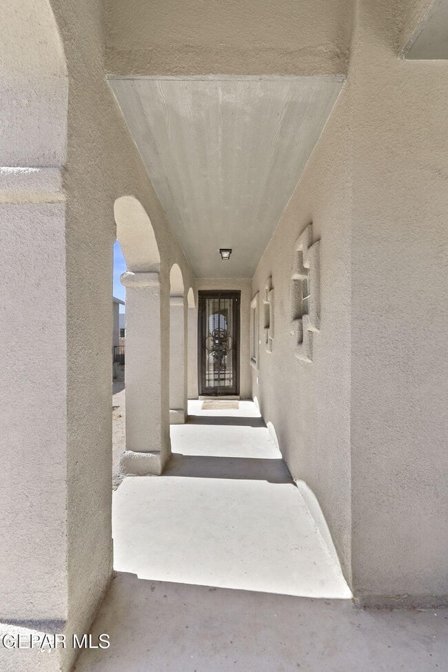Building Photo - 14828 Tierra Escape Ave