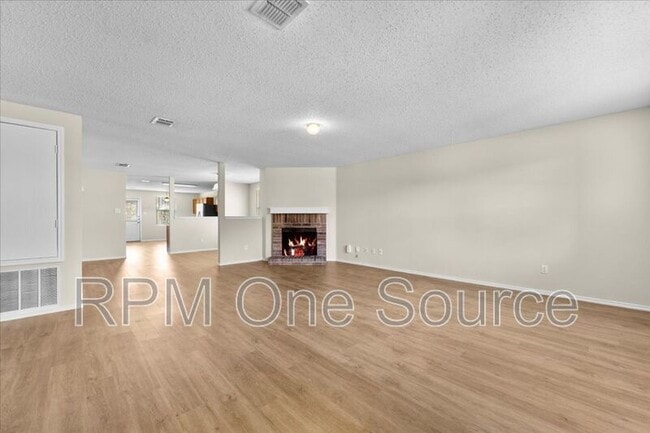 Building Photo - 2633 Salt Maker Way