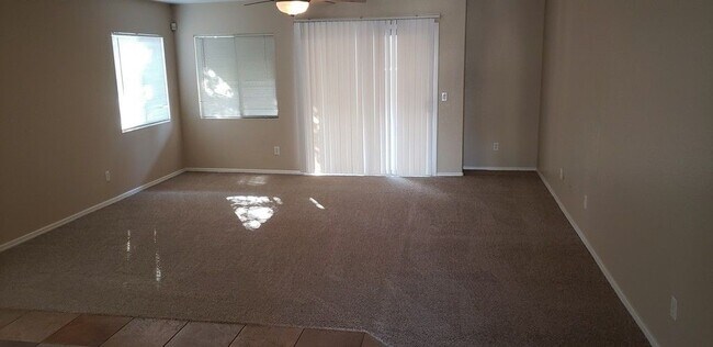 Foto del edificio - 2434 S 83rd Dr