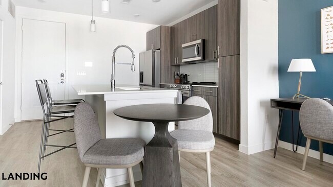 Foto del edificio - 7106 Culebra Commons