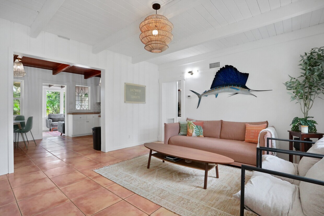 Primary Photo - 14 Coquina Ave