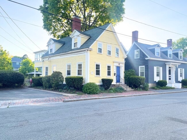 Building Photo - 20 Pleasant St