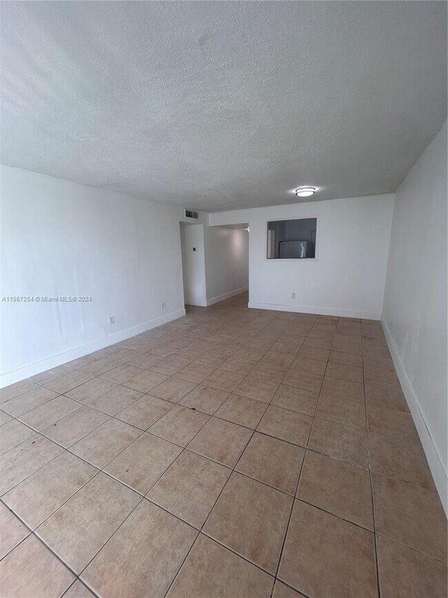 Foto del edificio - 15201 NE 6th Ave