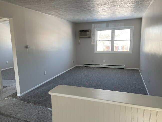 Building Photo - 5017 Winthrop Dr