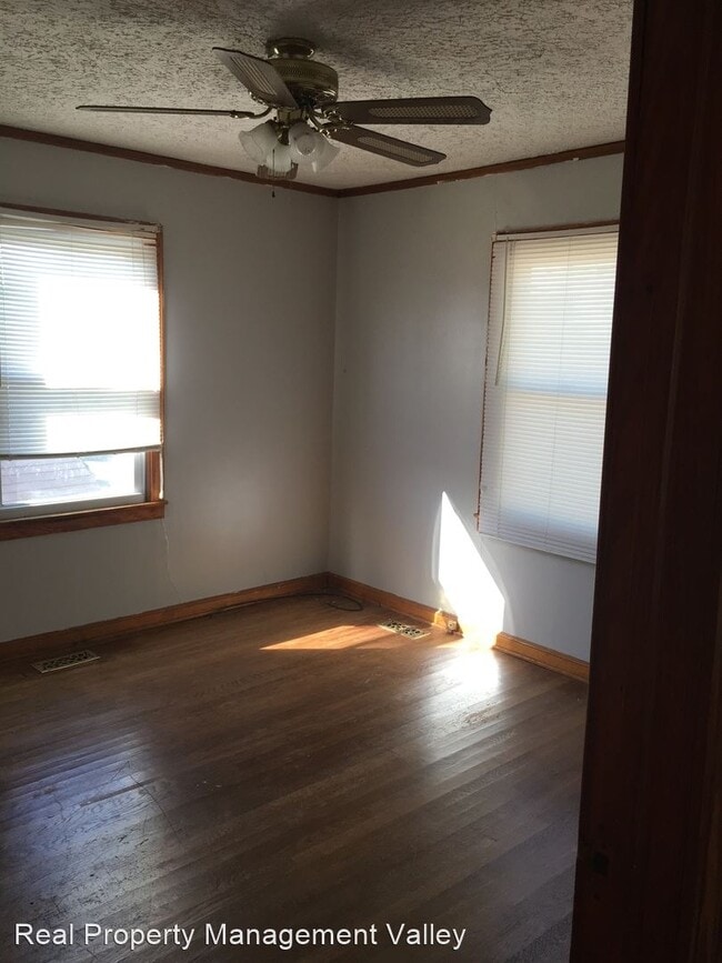 Building Photo - 2 br, 1 bath House - 622 6th Street