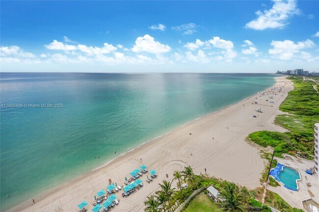 Building Photo - 15701 Collins Ave