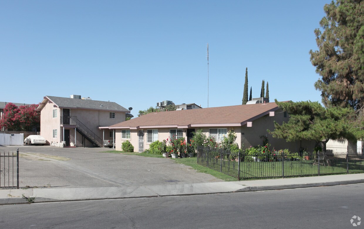 123 E Hazelwood Dr Lemoore Ca 93245 Apartments Lemoore Ca Apartments Com