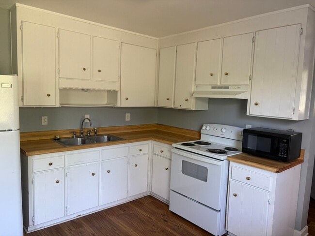 Building Photo - 204 Brandywine Rd