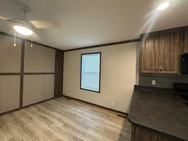 Foto del edificio - 76 E U.S. Hwy 6