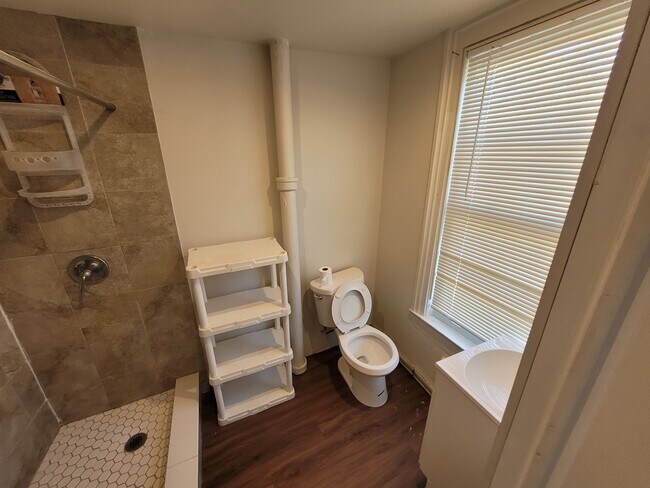 Baño del segundo piso #2 - 65 Center St