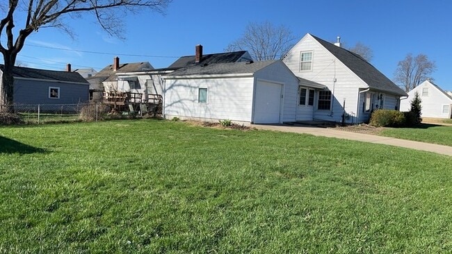 Building Photo - 4230 Reading Rd