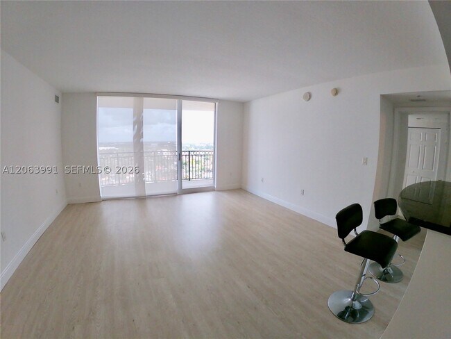 Foto del edificio - 3232 SW 22nd St