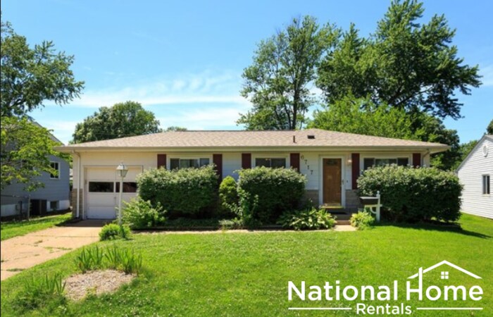 Foto principal - 6717 Village Square