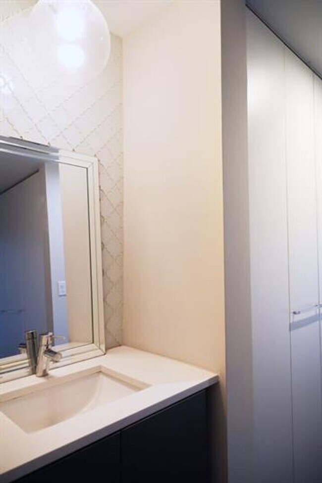 Foto del edificio - 434 Clinton Pl