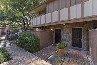 Building Photo - 2574 Marilee Ln