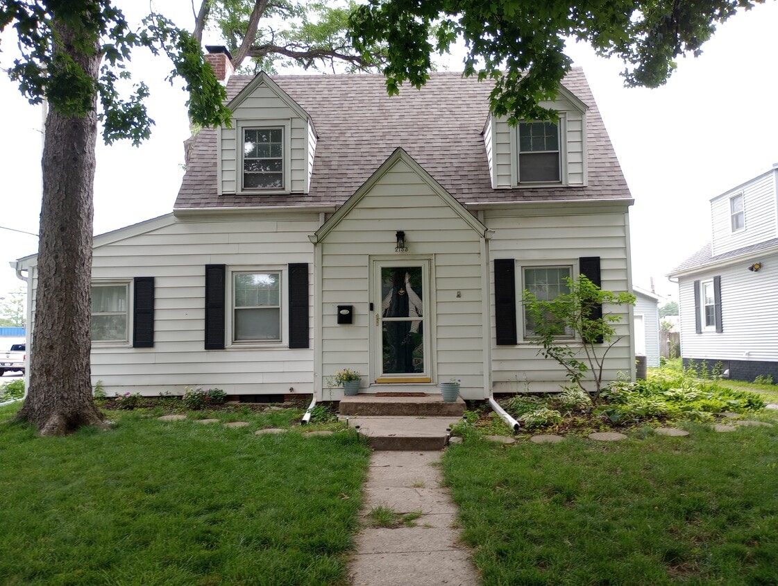 Primary Photo - 2153 S State St