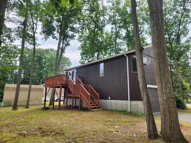 Building Photo - Beautifully Renovated 2-Bedroom Single Fam...
