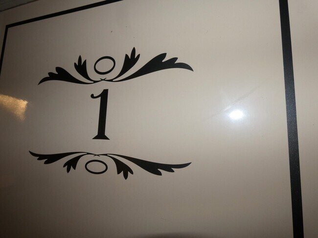 Foto del edificio - 15 E Main St