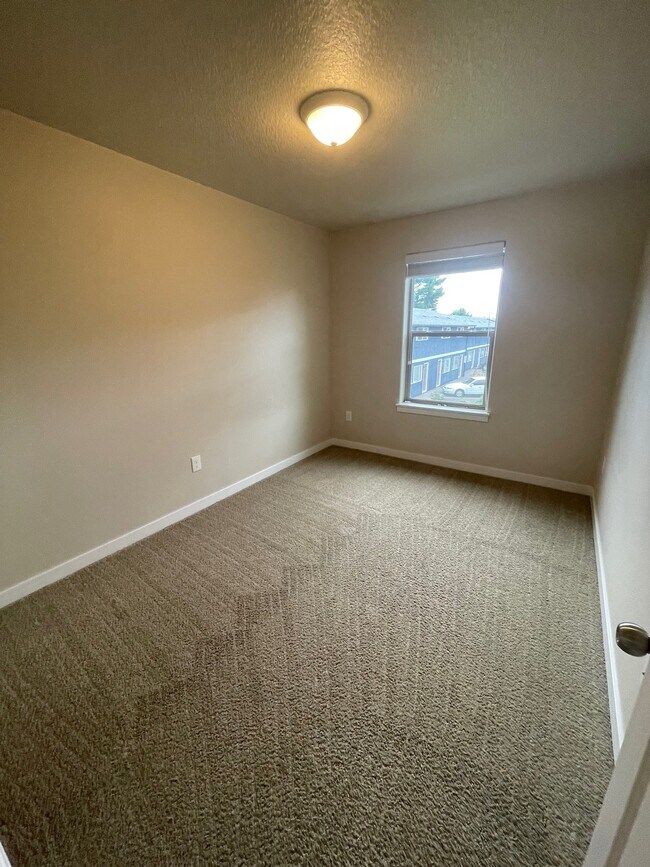 Foto del edificio - 2326 Northeast Evans Street, Unit 2