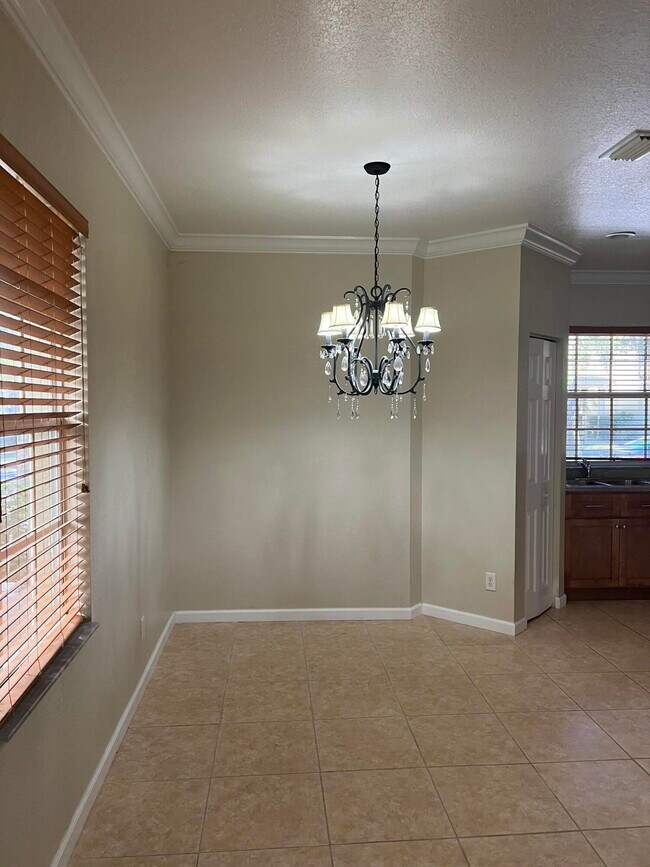 Building Photo - 2581 SE Pineland Dr