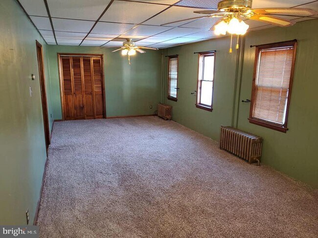 Building Photo - 519 E Elm St