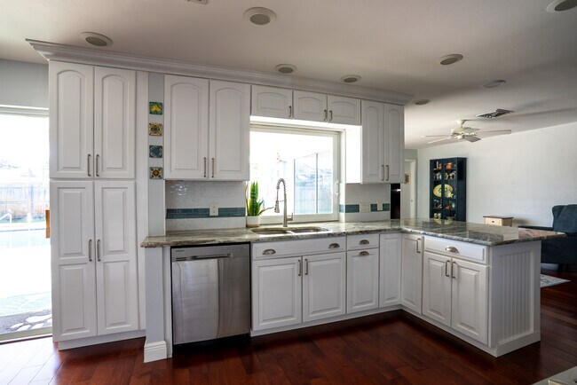 Cocina - 8679 Merrimoor Blvd