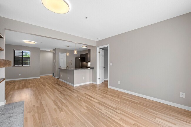 Foto del edificio - Newly renovated 2-bed, 2-bath condo in Wes...