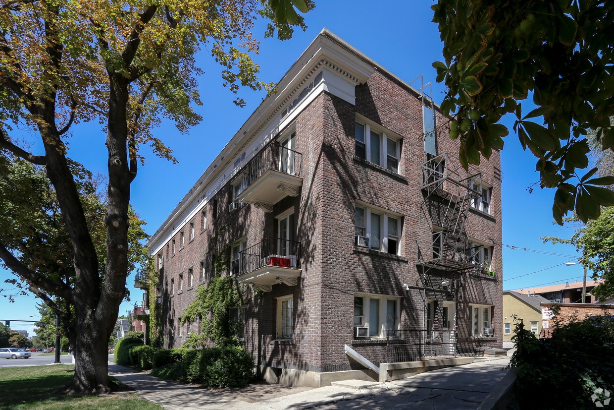 Building Photo - Malo Apartments