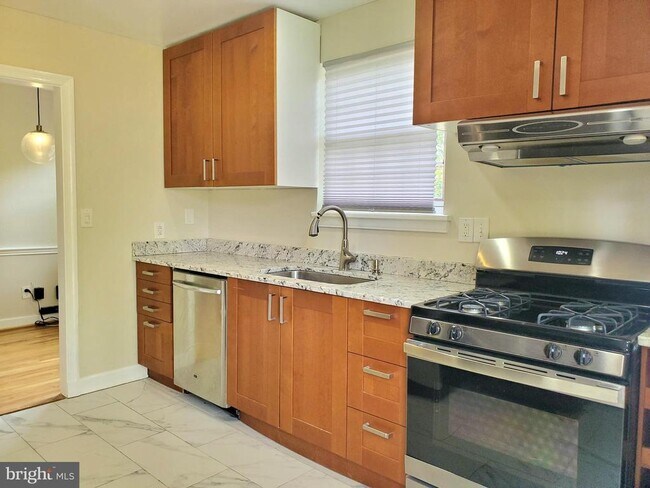 Foto del edificio - 1606 Lafayette Dr