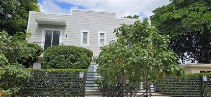 Building Photo - 3823 Thomas Ave Building Photo - 3823 Thomas Ave