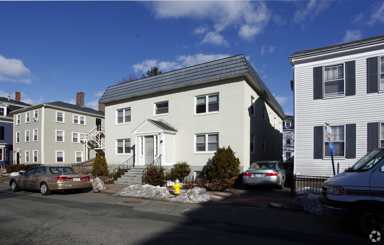 2022 Lynde St, Salem, MA 01970 Apartments in Salem, MA