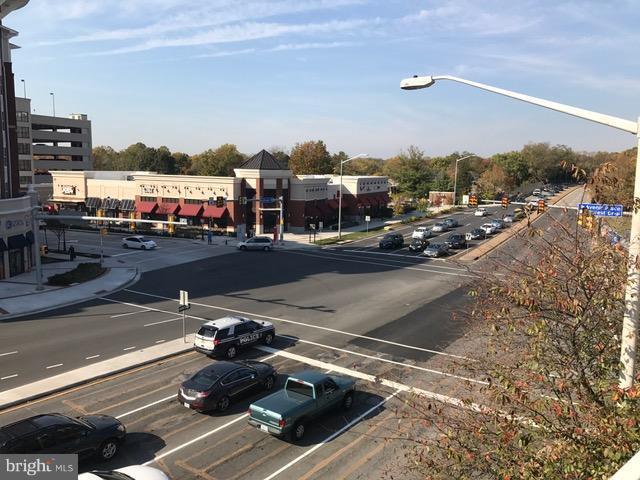 Foto del edificio - 2700 Bellforest Ct