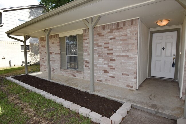 Building Photo - 18007 Forest Cedars Dr