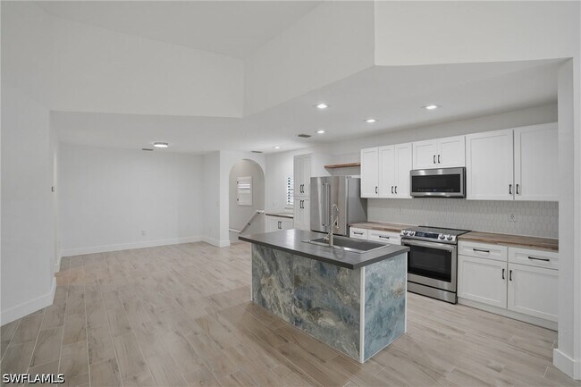 Foto del edificio - 27024 Adriana Cir