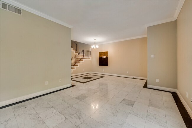 Foto del edificio - 1300 Augusta Dr