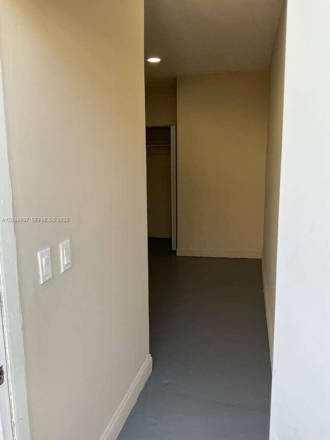 Building Photo - 4324 NW 76th Ave