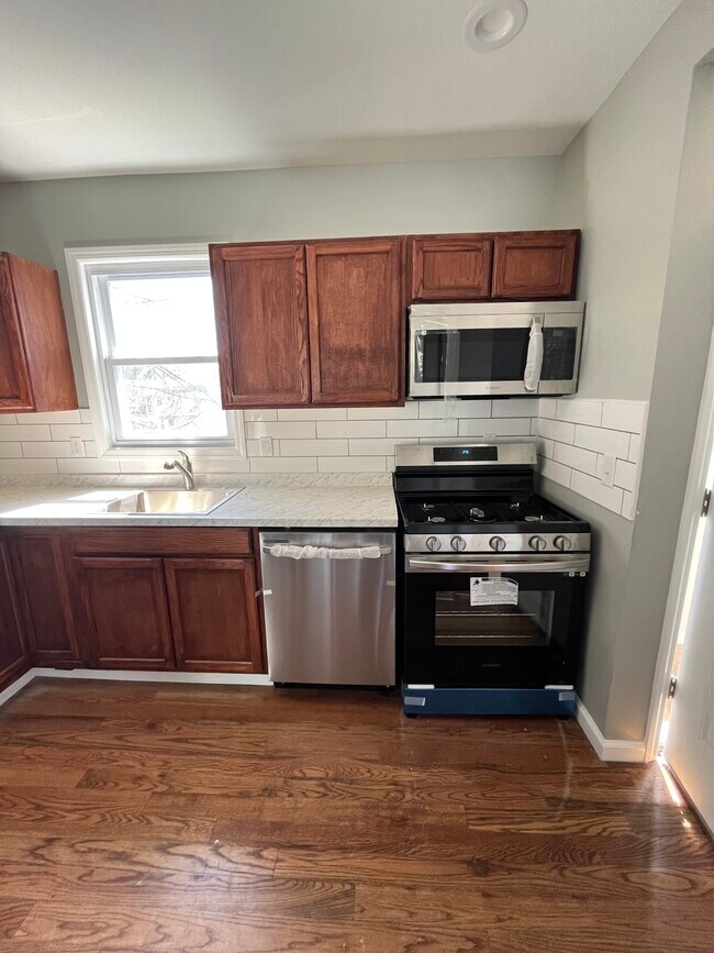Cocina - 494 E 18th St