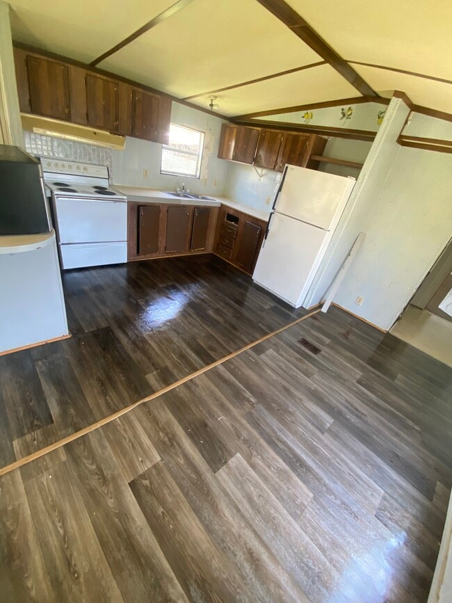 Building Photo - 100 Lunsford Cir