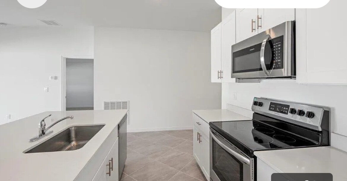 Building Photo - 3403 34th St SW